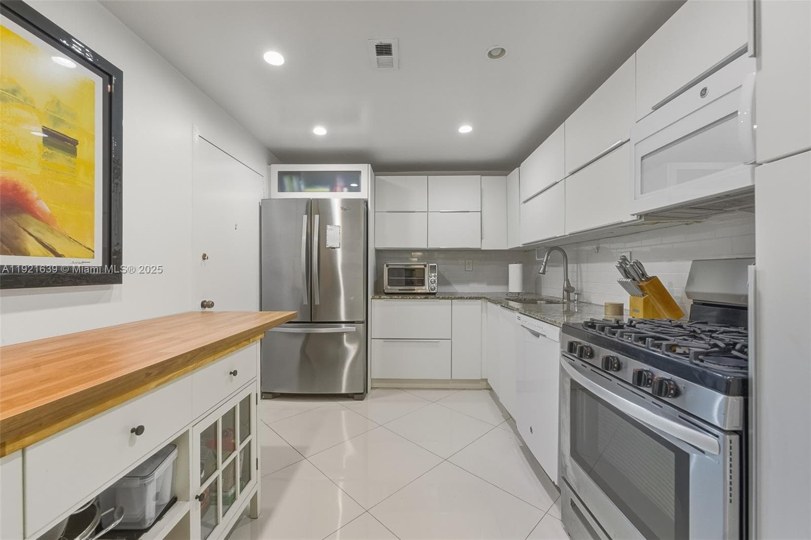 2030 Ocean Dr 3