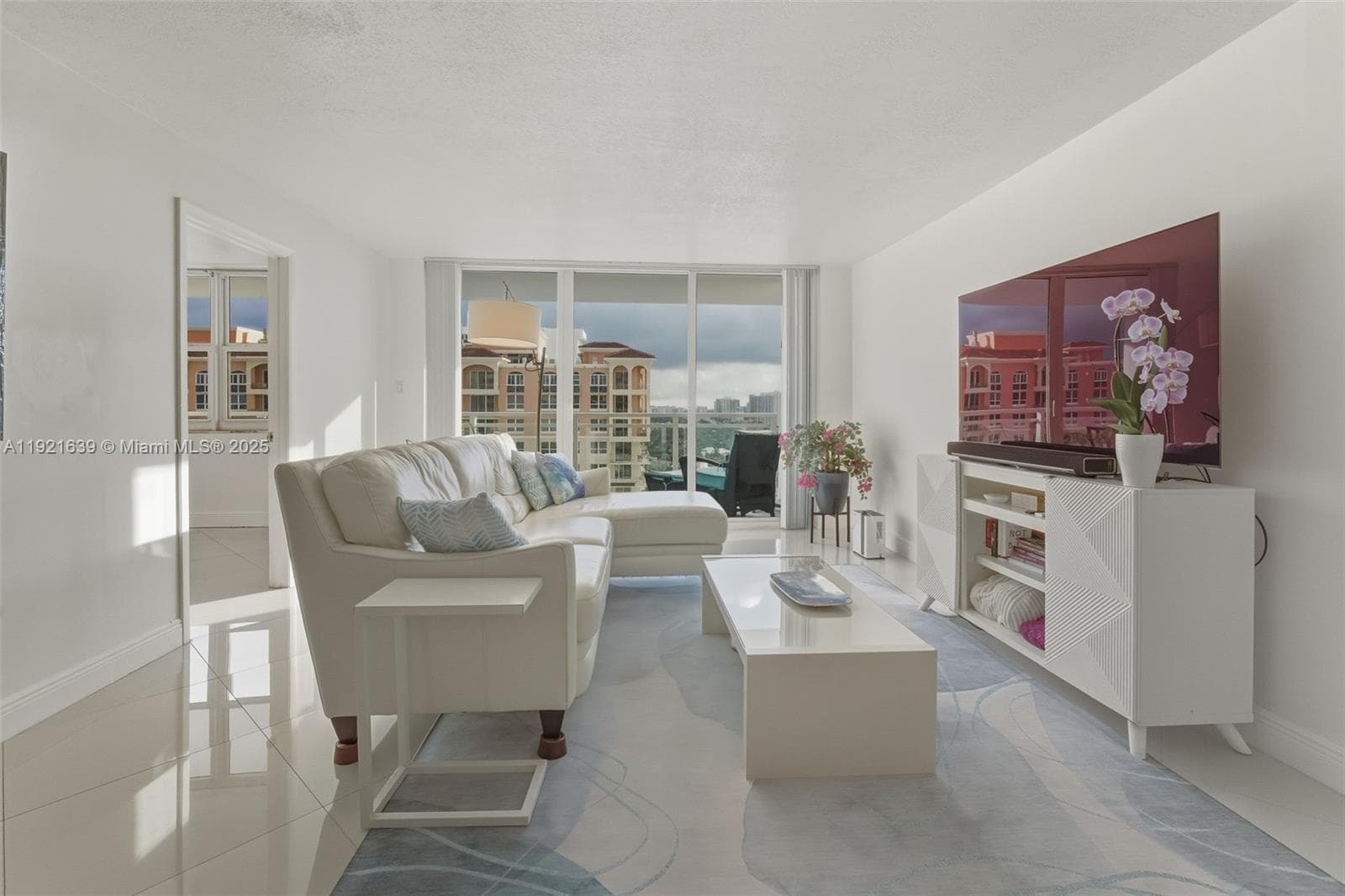 2030 Ocean Dr 1