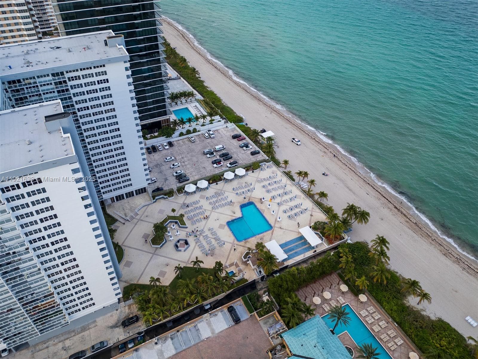 2030 Ocean Dr 1810 photo 20