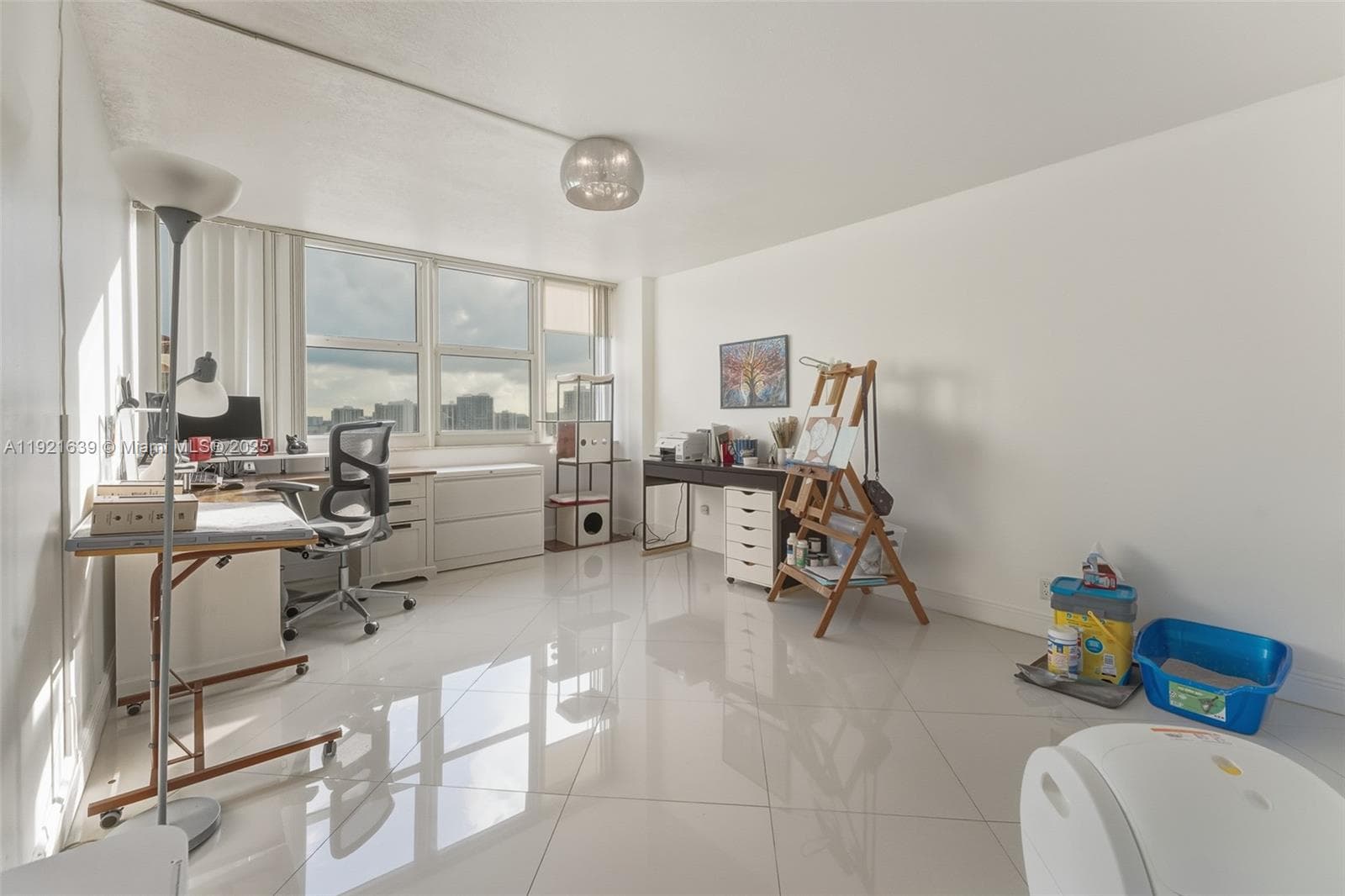 2030 Ocean Dr 1810 photo 9