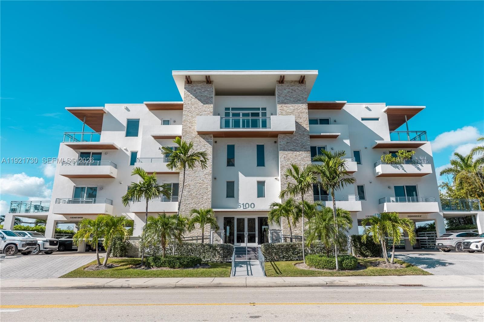 6100 Ocean Dr 3
