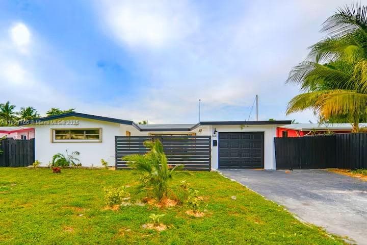 2443 Tortugas Ln 4
