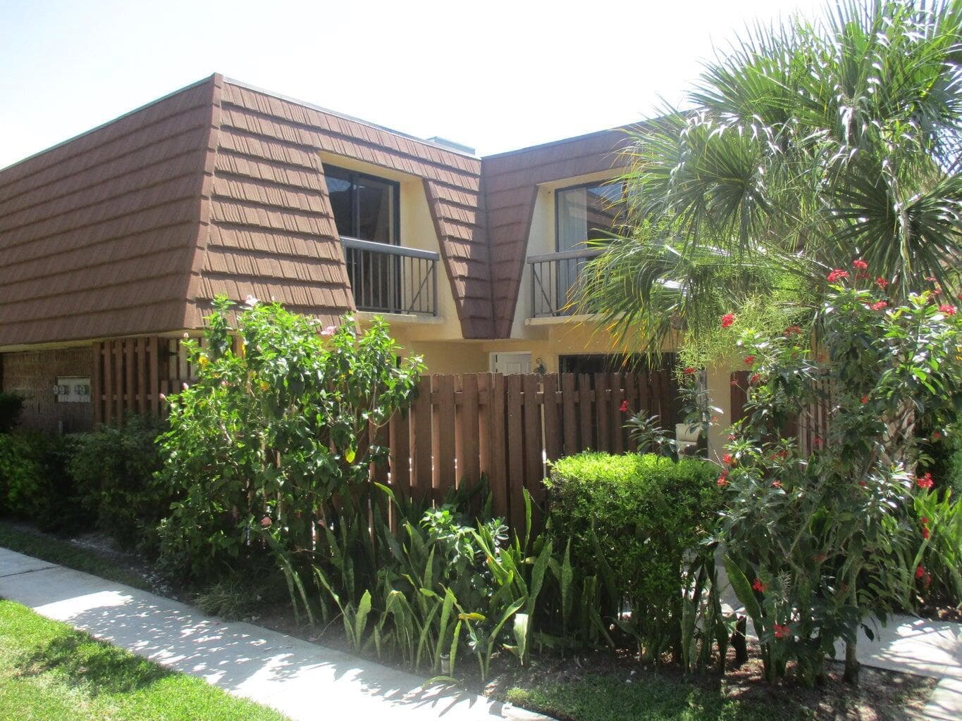 825 Center Street #3c 1