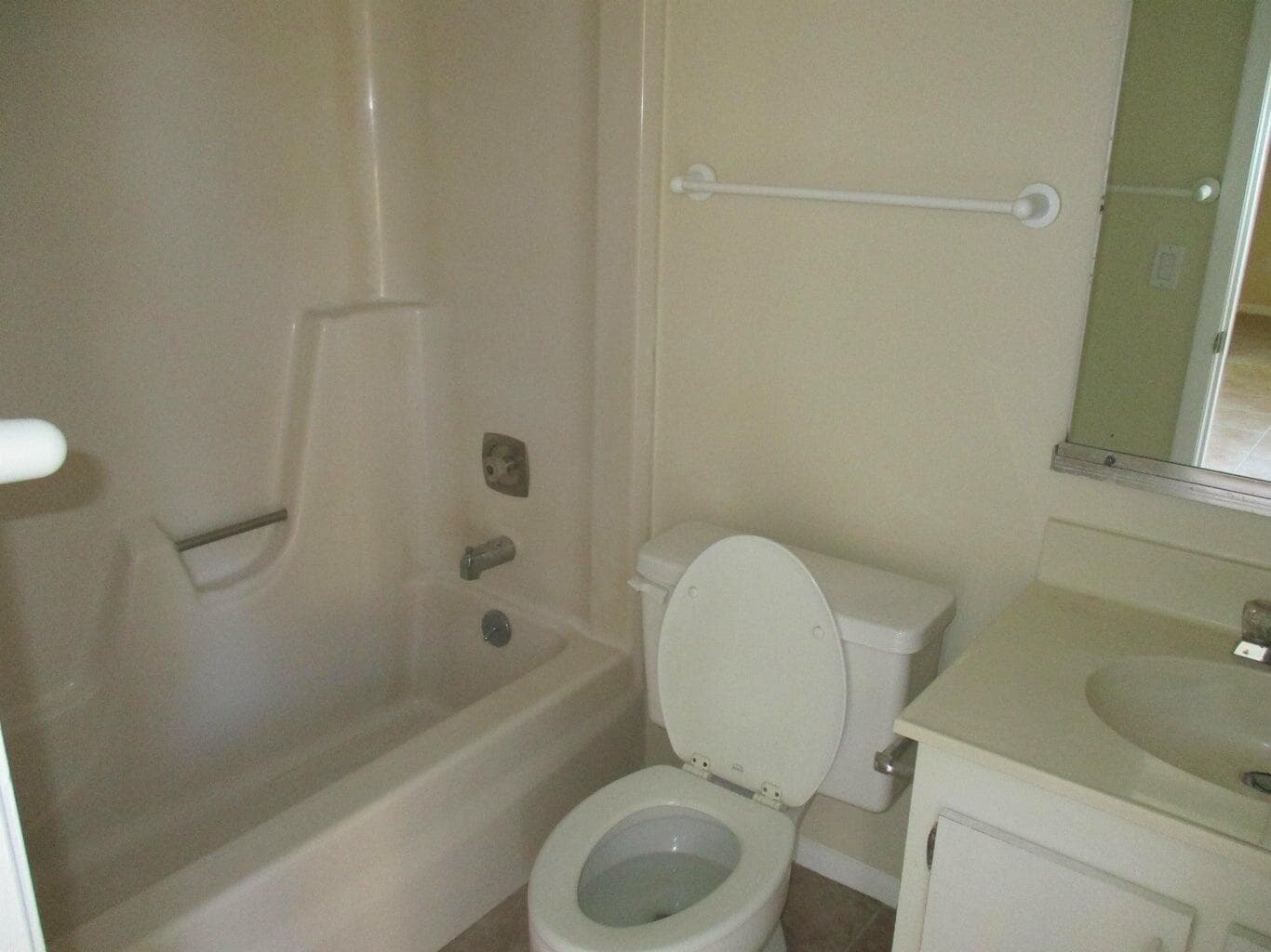 825 Center Street #3c 5