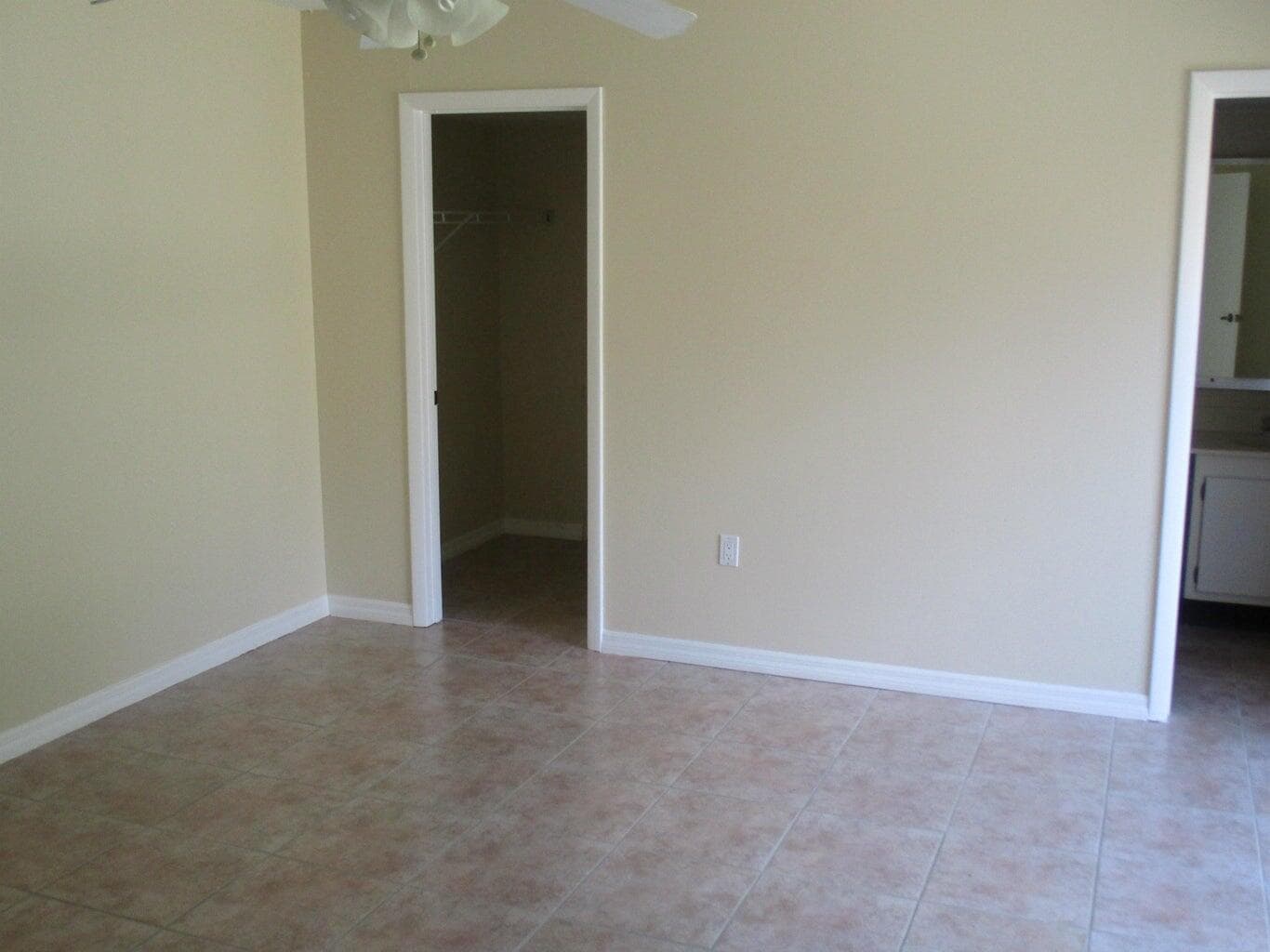 825 Center Street 3c photo 8