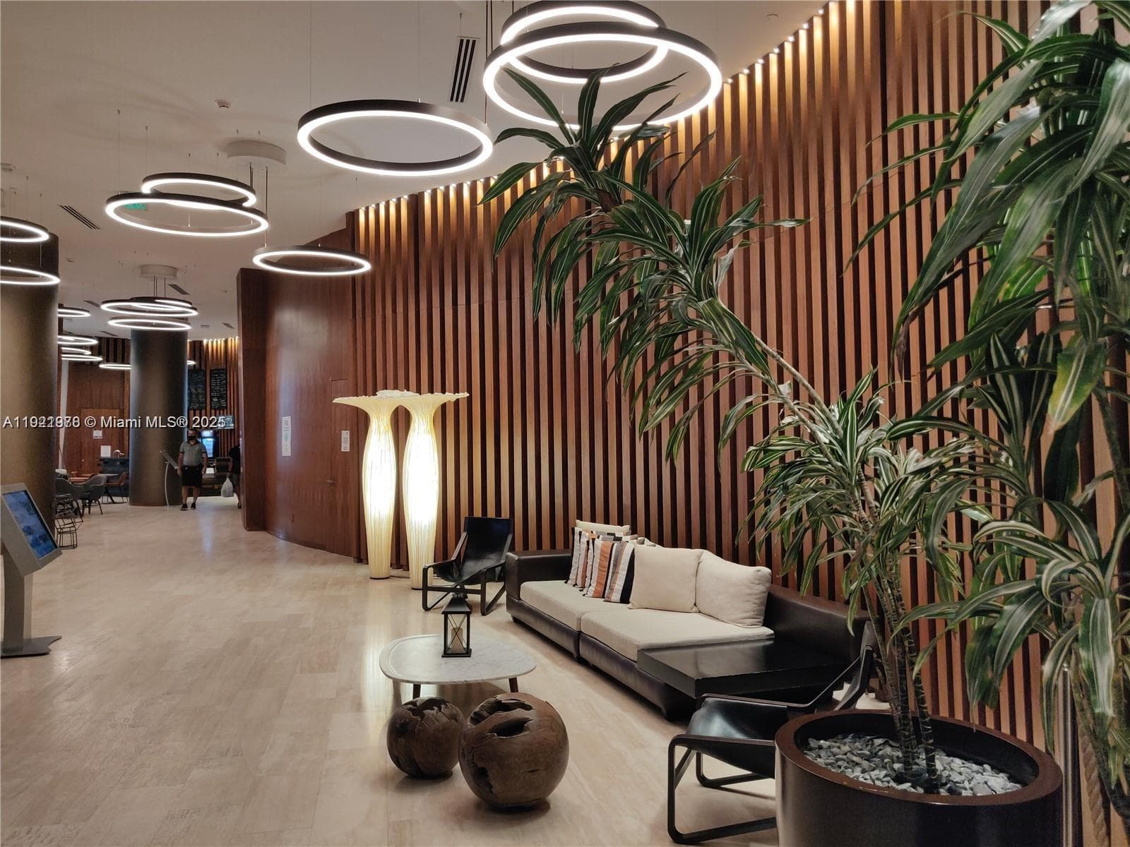 4111 Ocean Dr 1