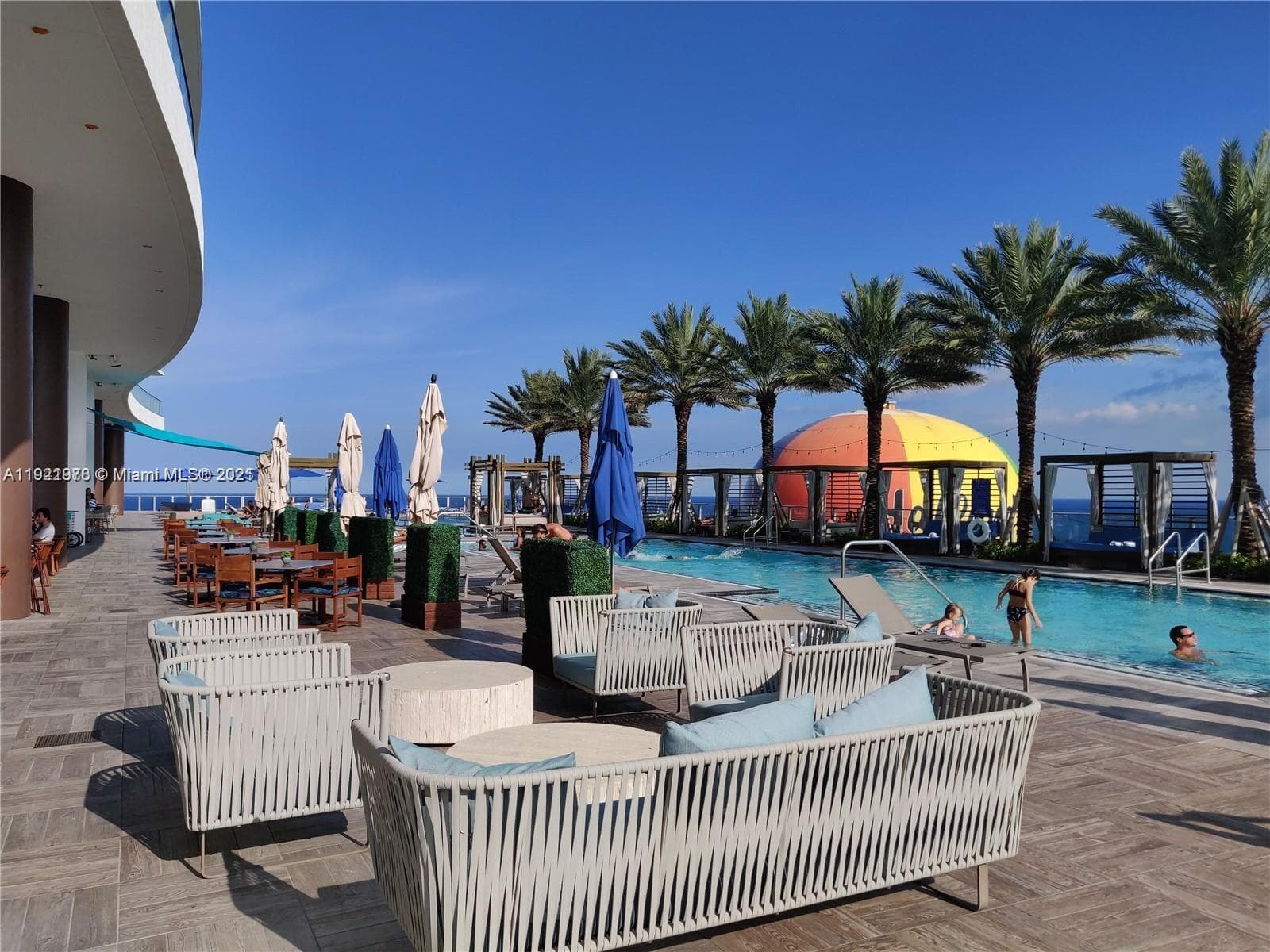 4111 Ocean Dr 4