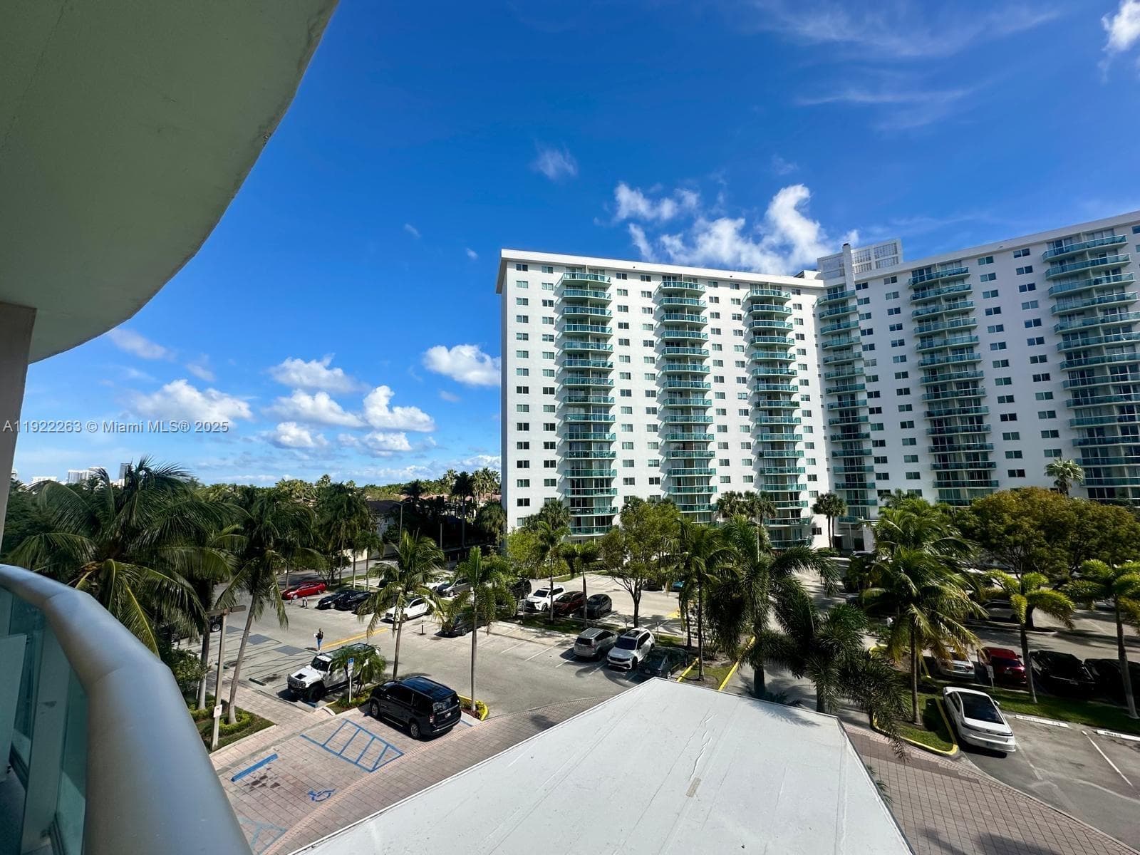 19390 Collins Ave 414 photo 22