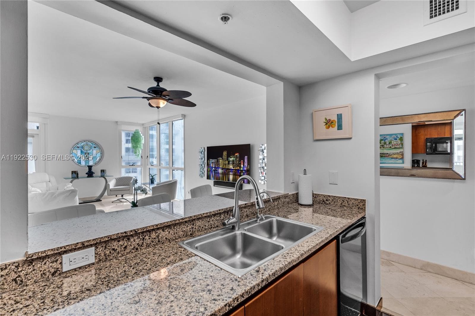 1500 Ocean Dr 907 photo 8
