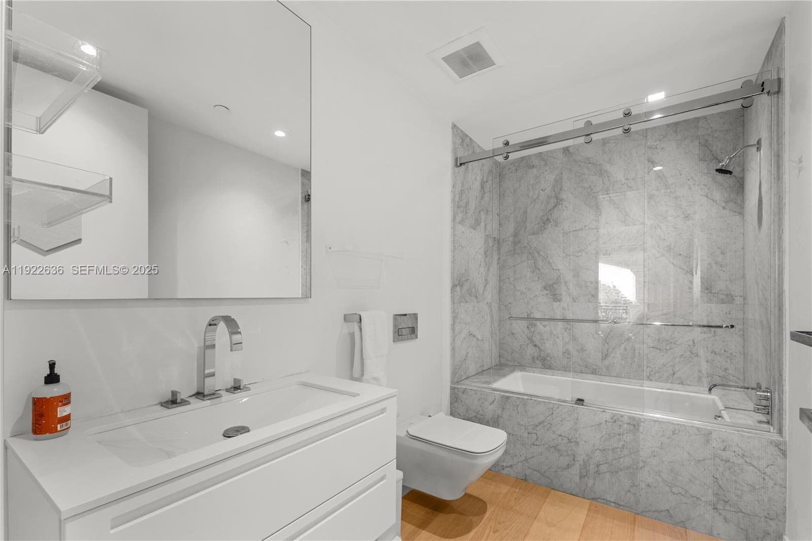 6800 Fisher Island Dr 6842 photo 25