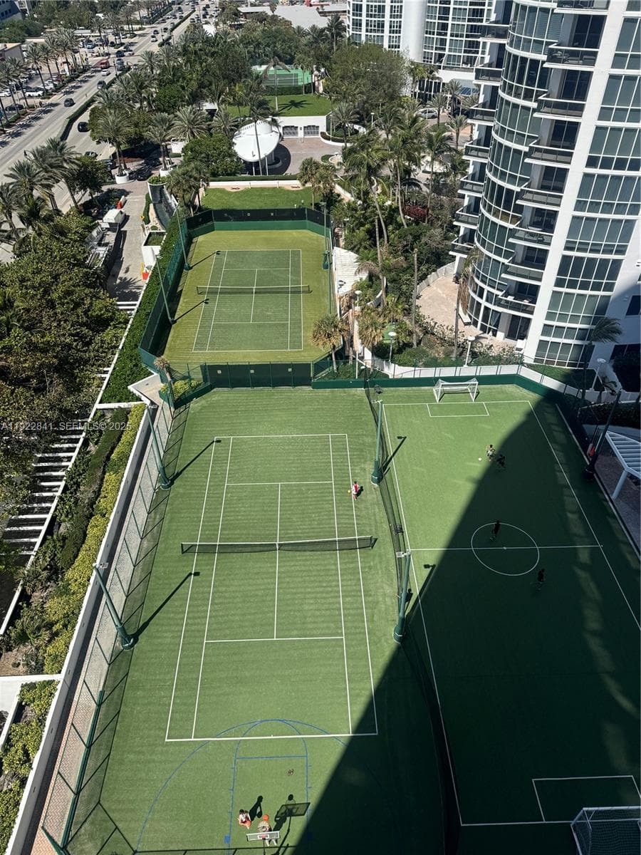 18001 Collins Ave 717 photo 14
