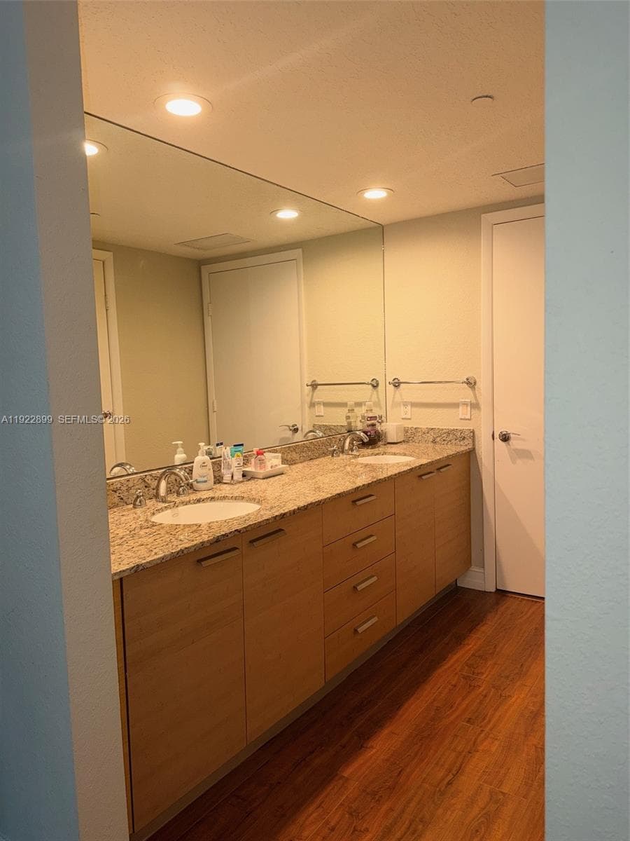1800 Ocean Dr LP4206 photo 24