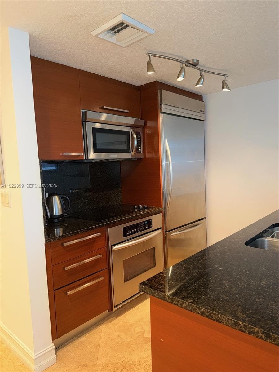 1800 Ocean Dr LP4206 photo 15