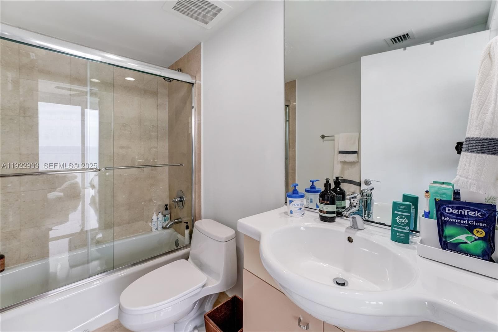 1830 Ocean Dr 3002 photo 17