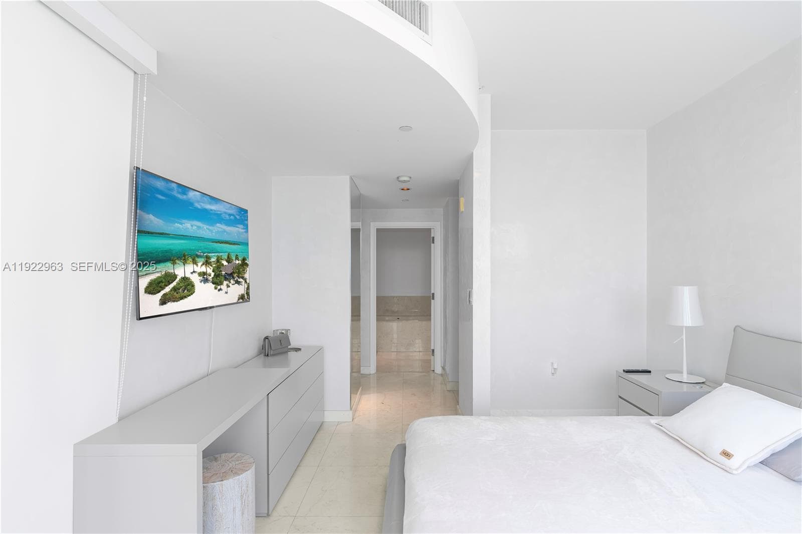 17121 Collins Ave 903 photo 7