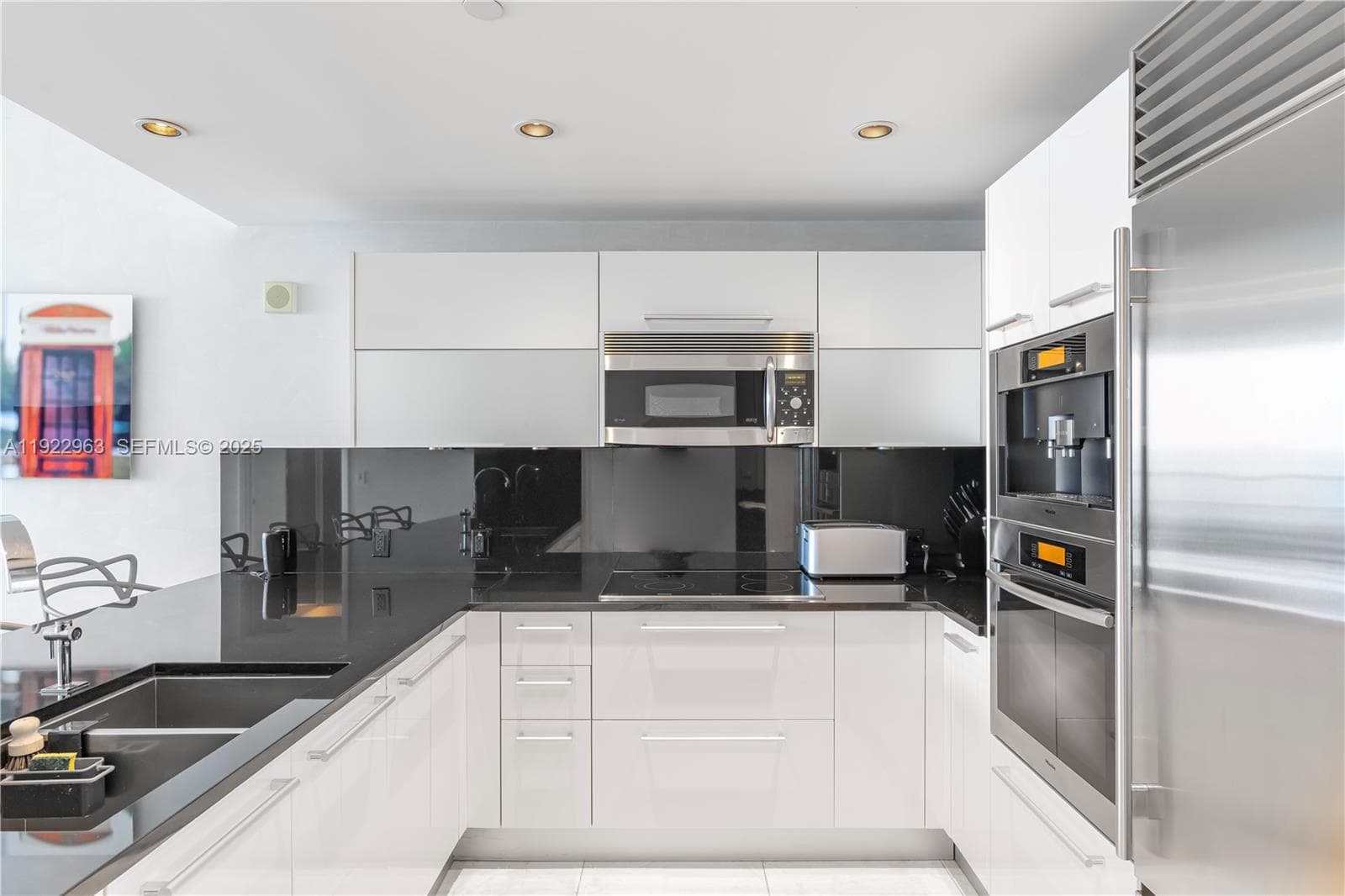 17121 Collins Ave 903 photo 9