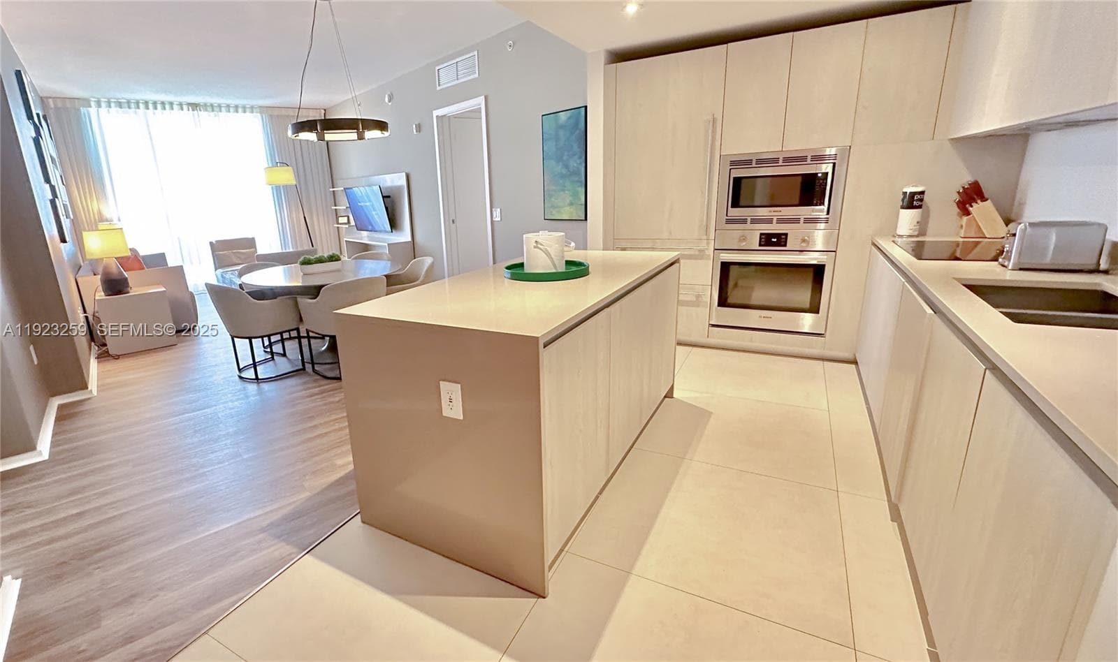 4111 Ocean Dr 3