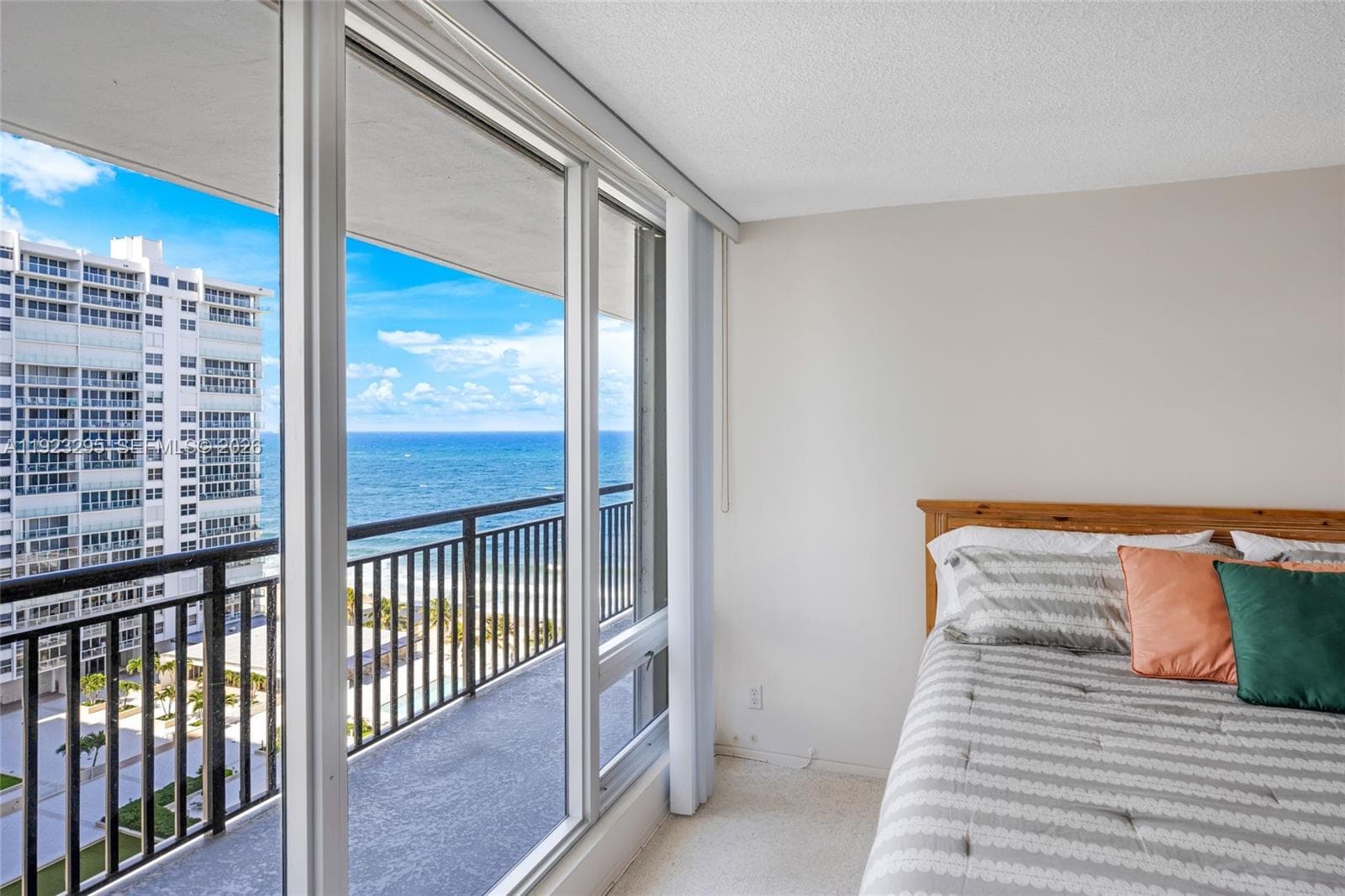 4280 Galt Ocean 12H photo 24