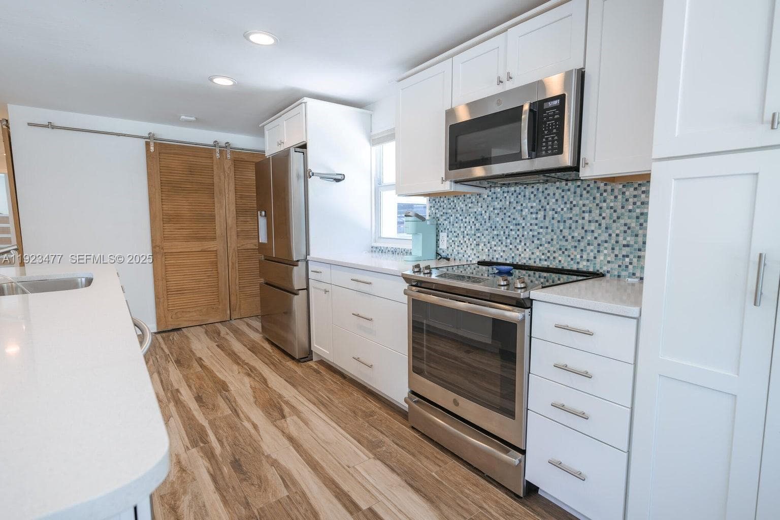 212 Buttonwood Ln photo 9