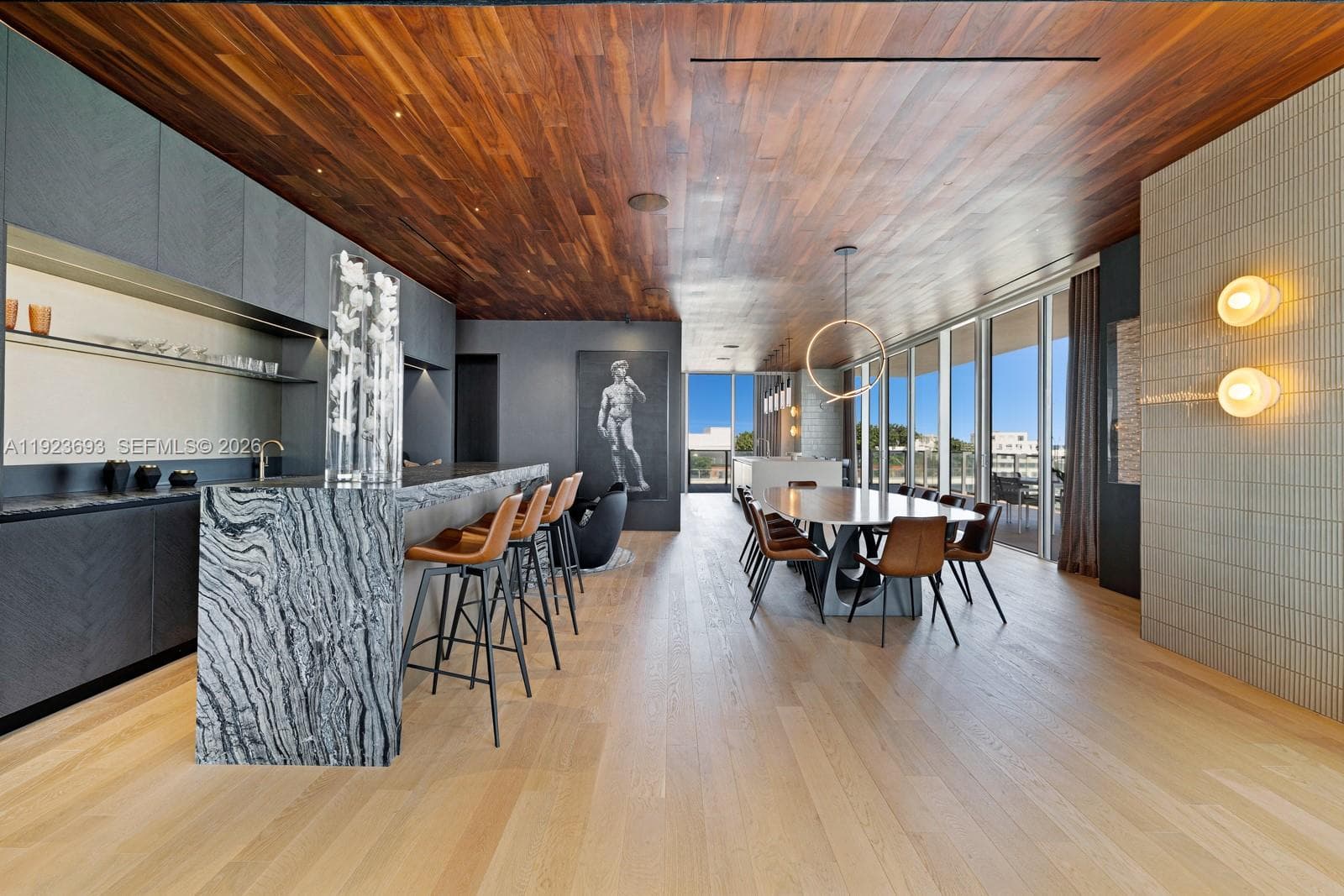 800 Pointe Dr 3