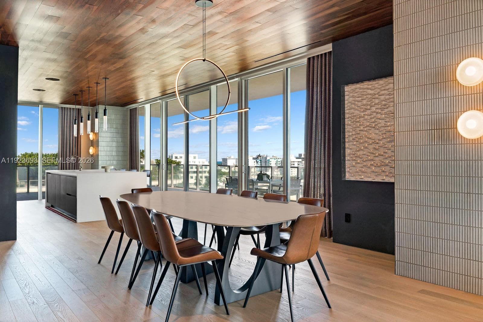 800 Pointe Dr 4