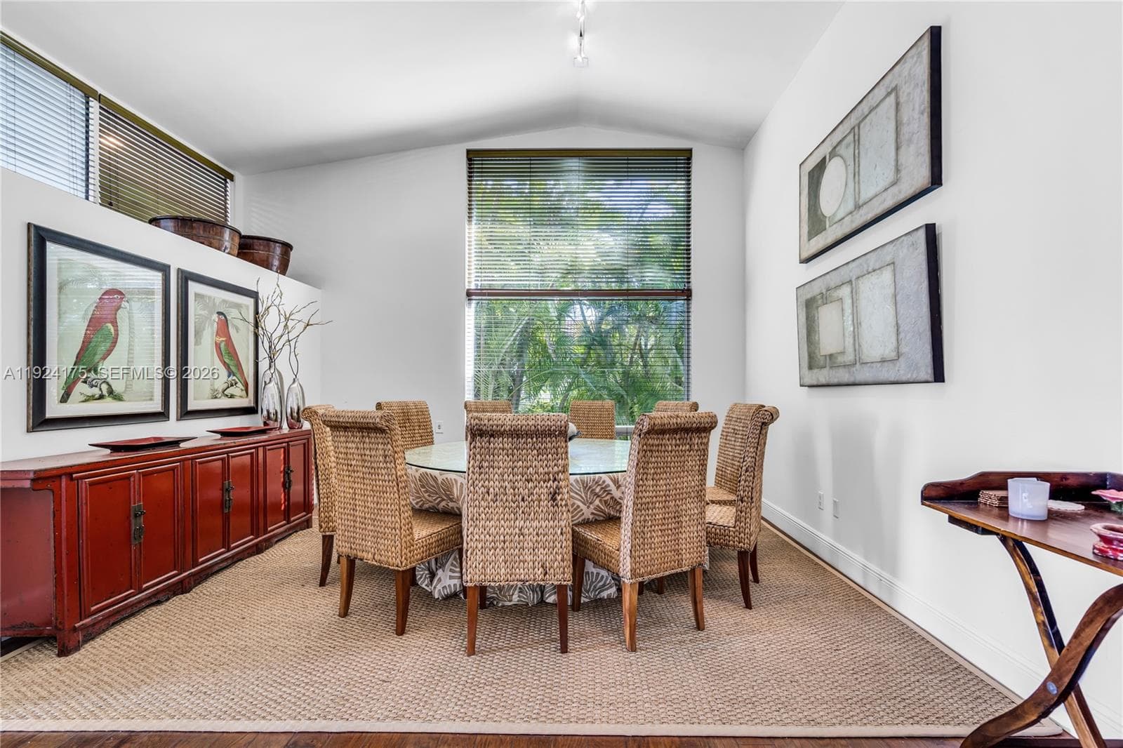 591 Mashta Dr photo 6