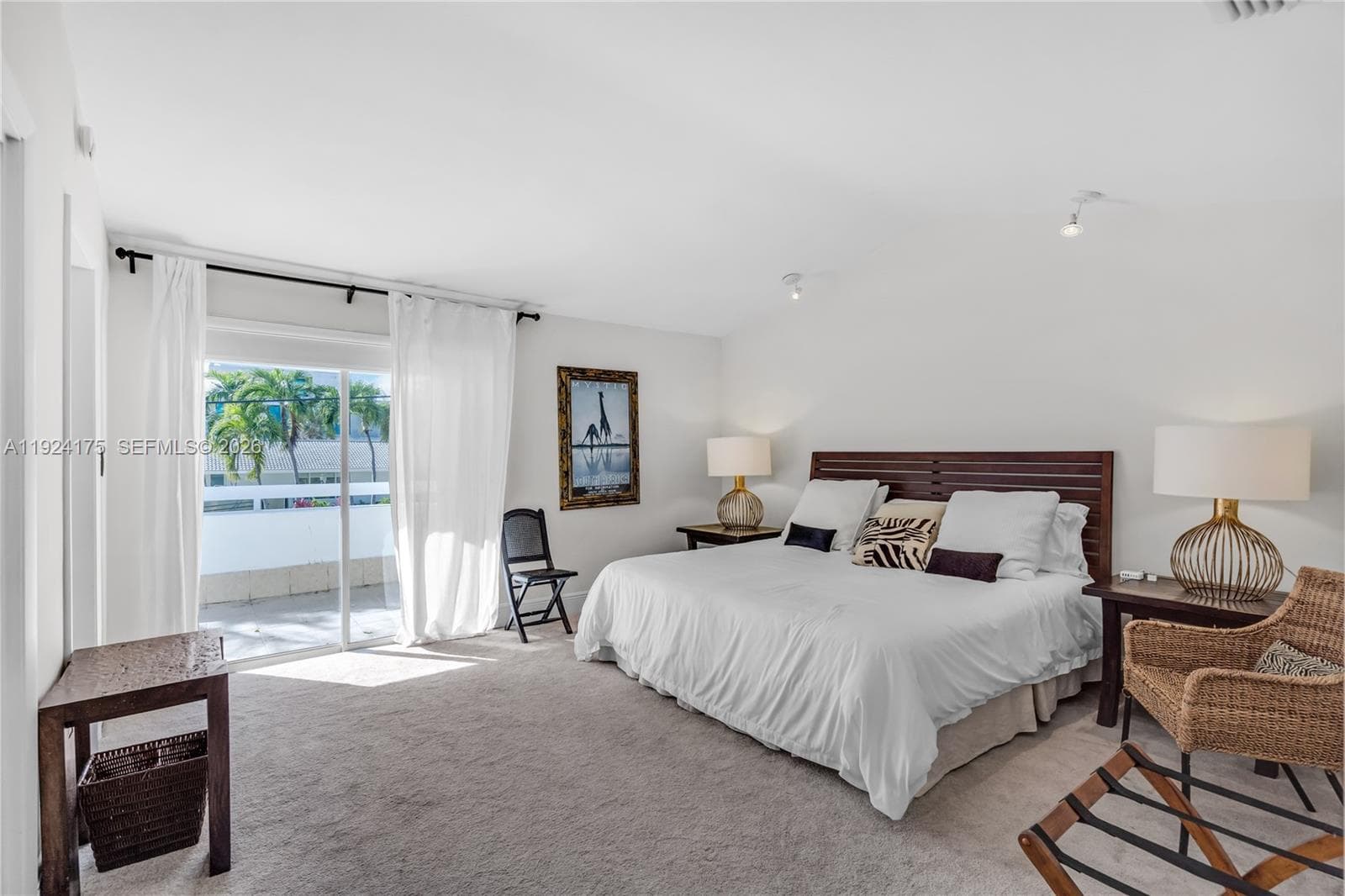 591 Mashta Dr photo 10