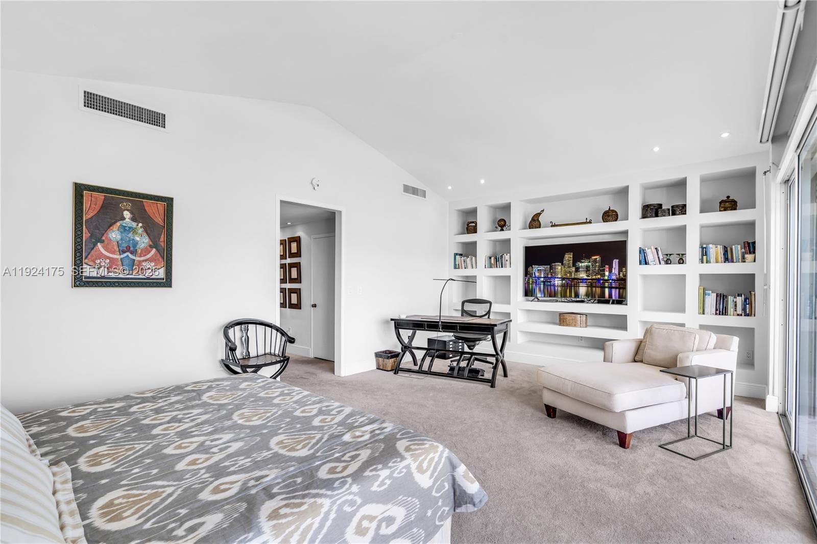591 Mashta Dr photo 15