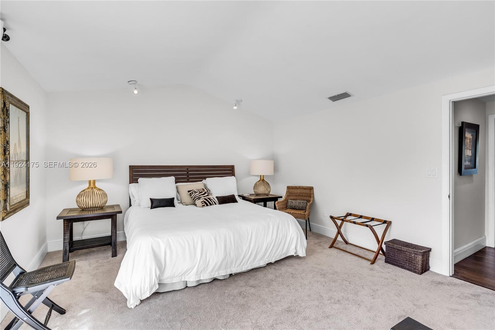 591 Mashta Dr photo 11