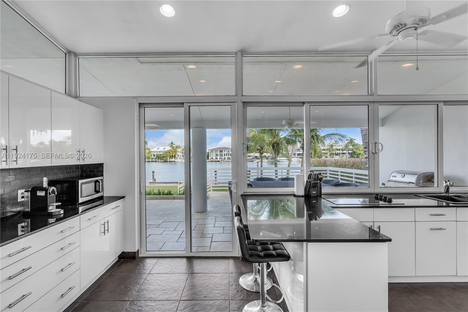 591 Mashta Dr photo 8