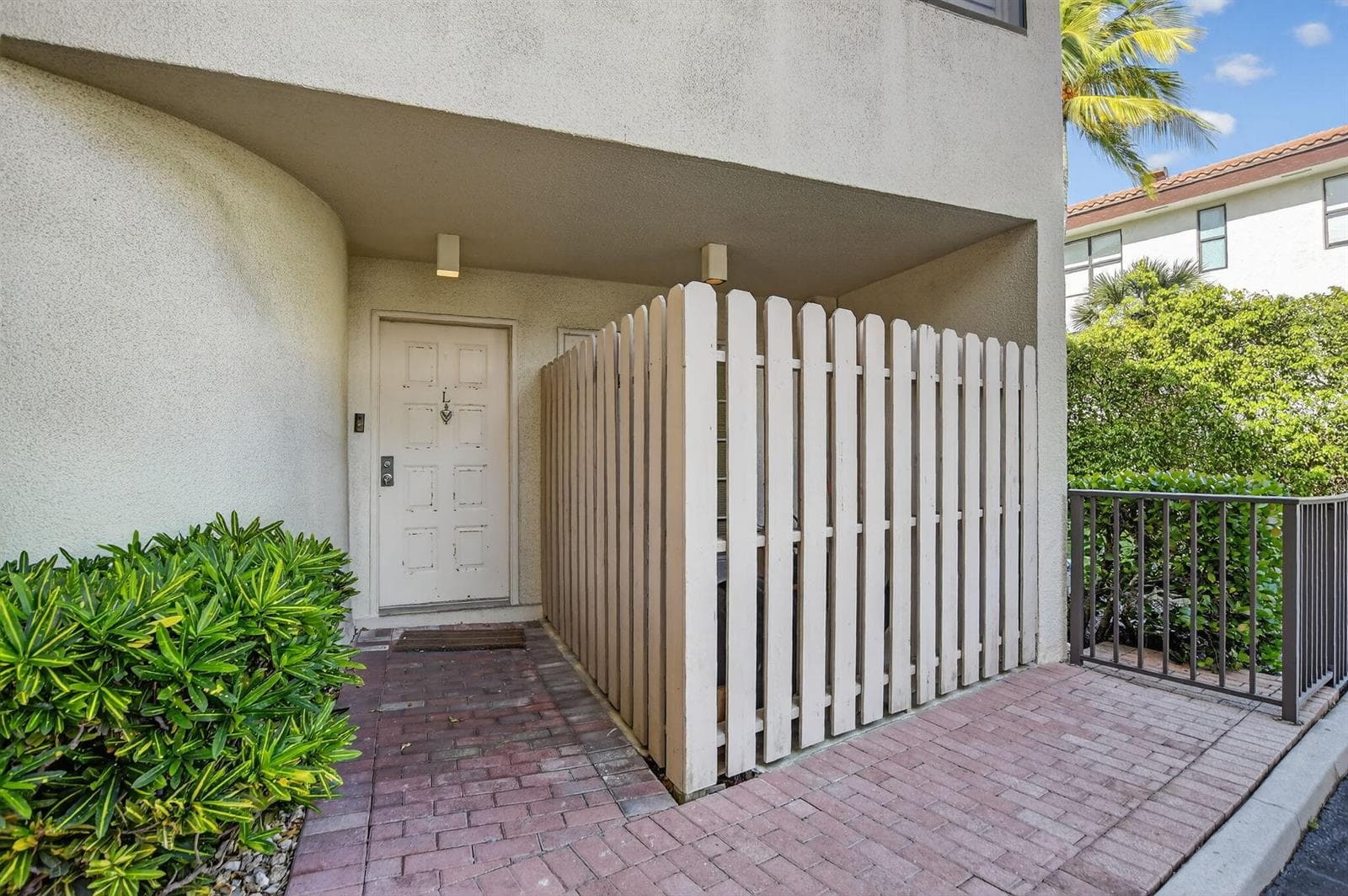 1111 George Bush Boulevard #L 4