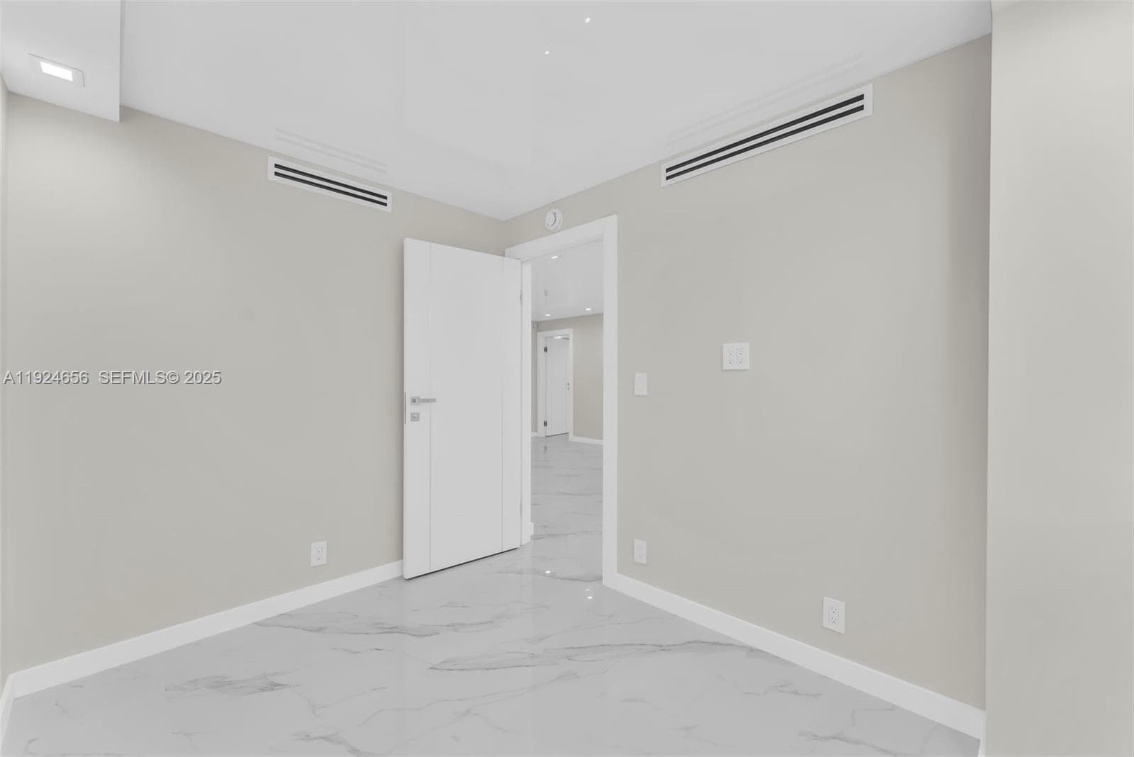 251 174th St 1414 photo 10