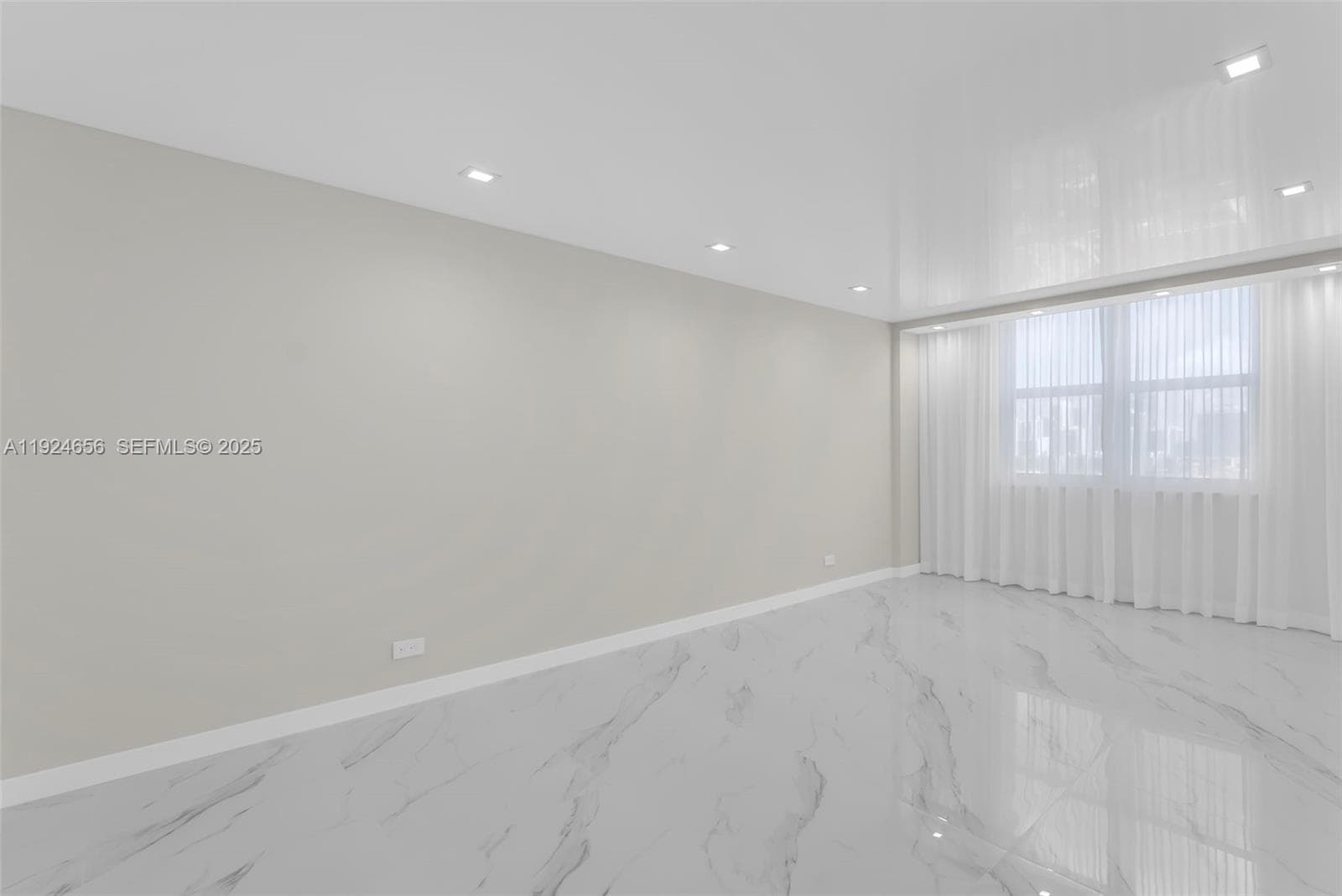 251 174th St 1414 photo 11