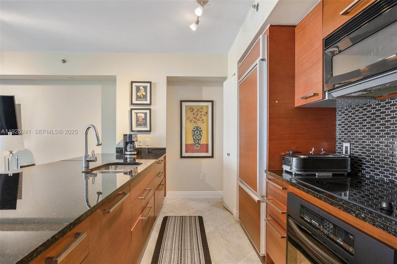 1830 Ocean Dr 5