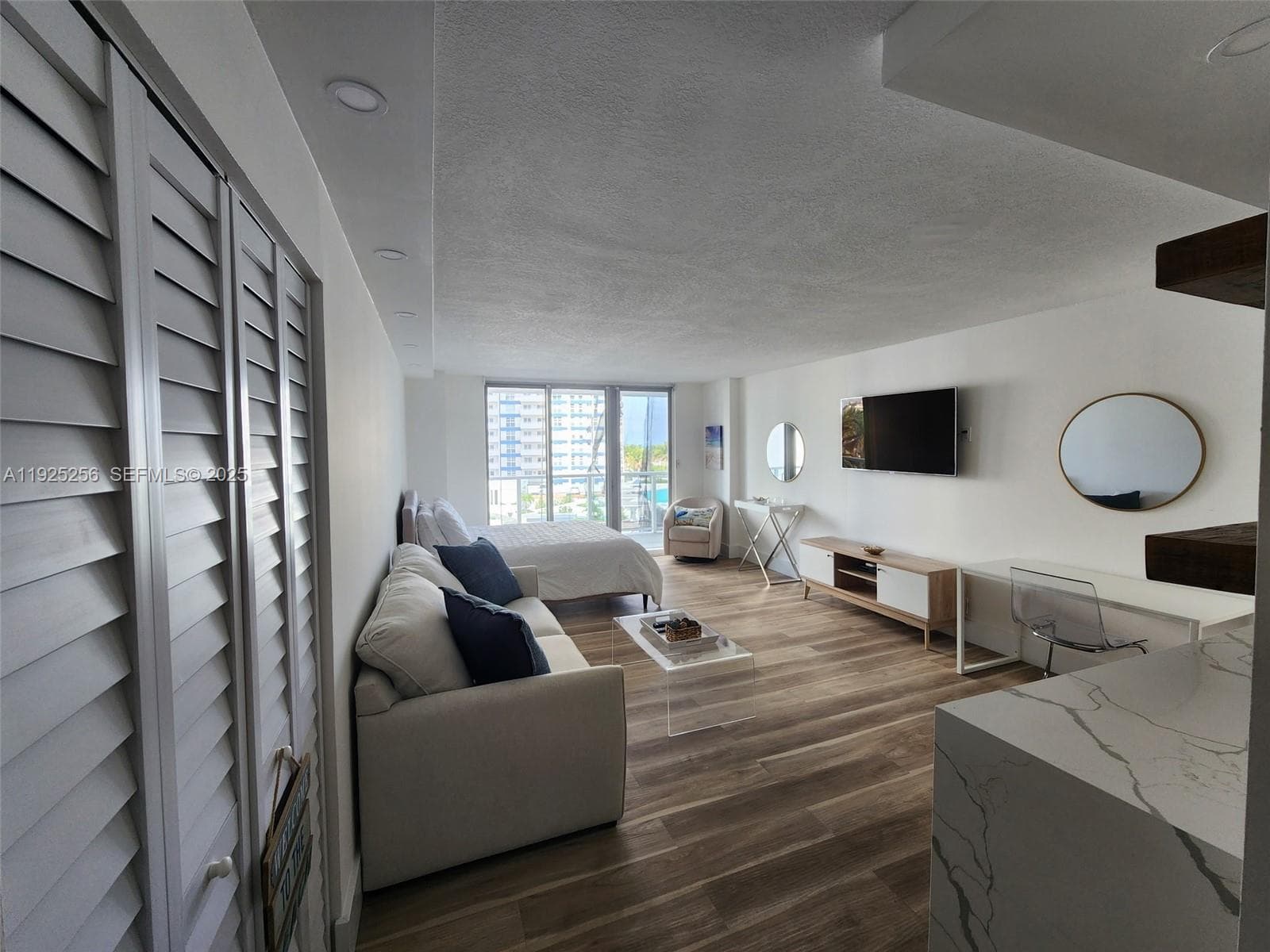 3180 S Ocean Dr 307 photo 4