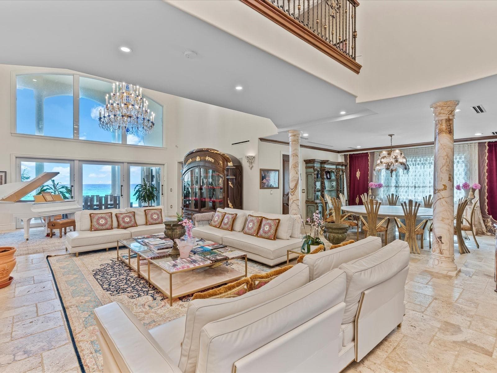 555 Ocean Boulevard photo 4