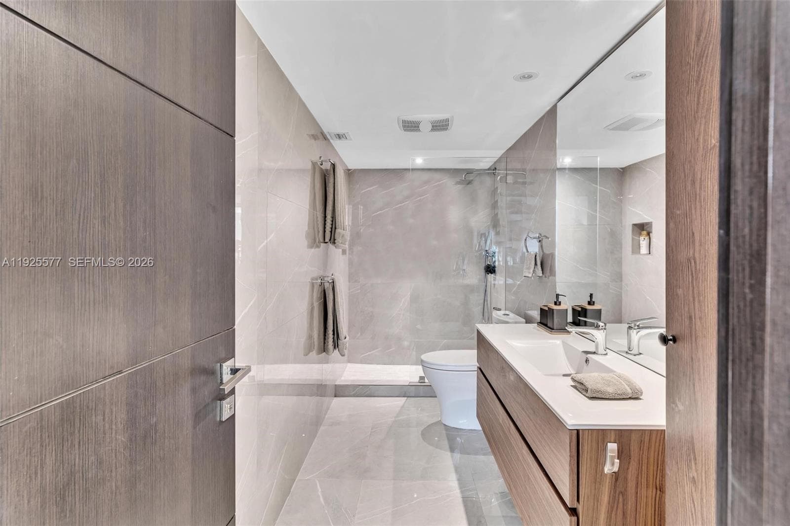 1865 Brickell Ave A703 photo 14