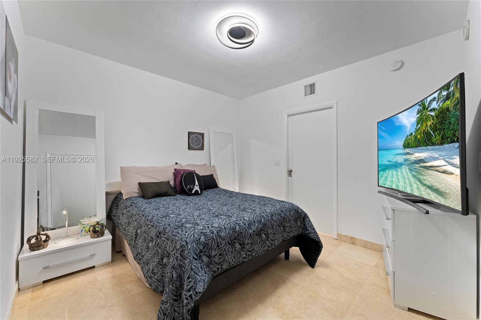 1830 Ocean Dr 1612 photo 14