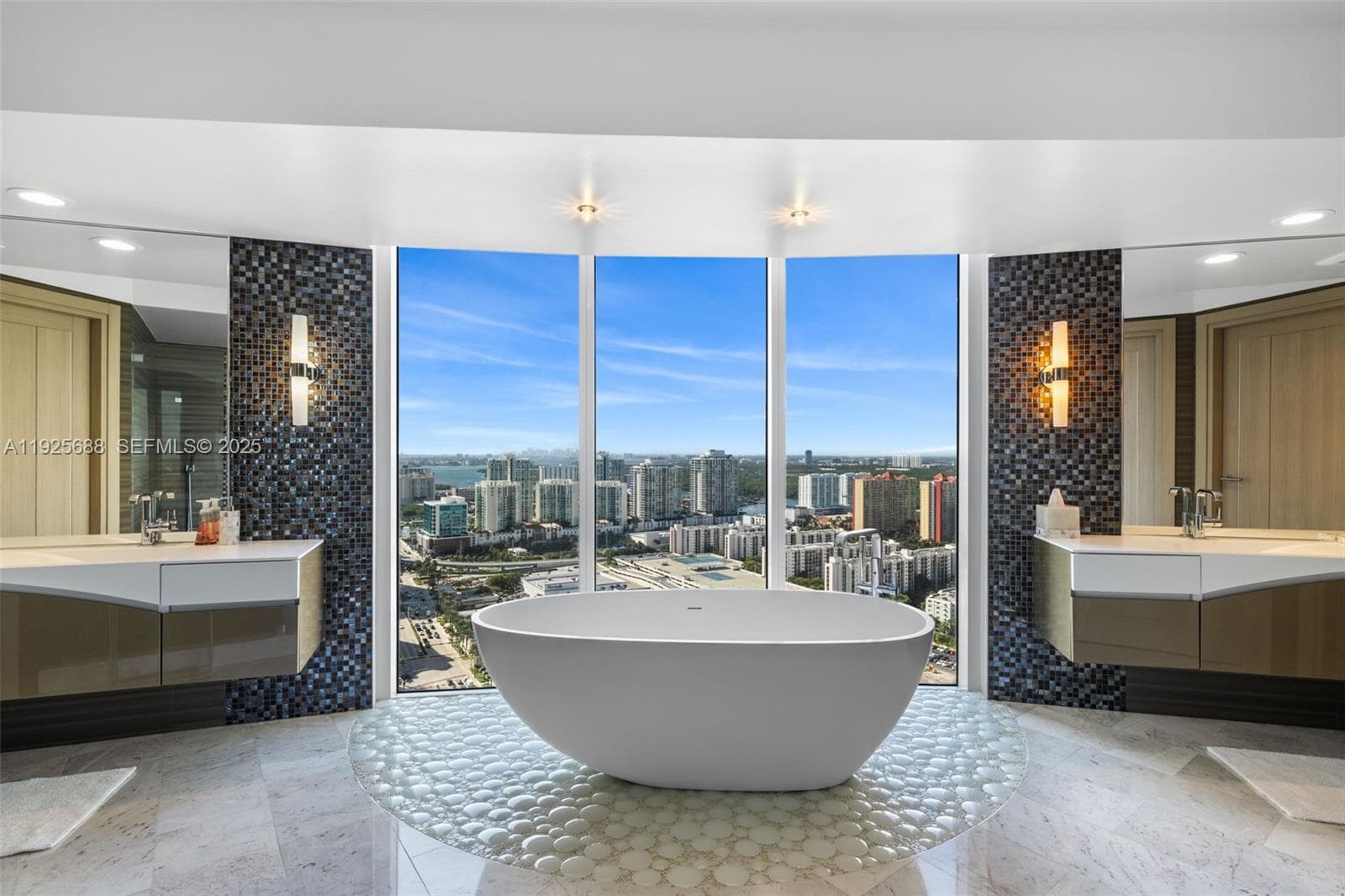 17201 Collins Ave 3