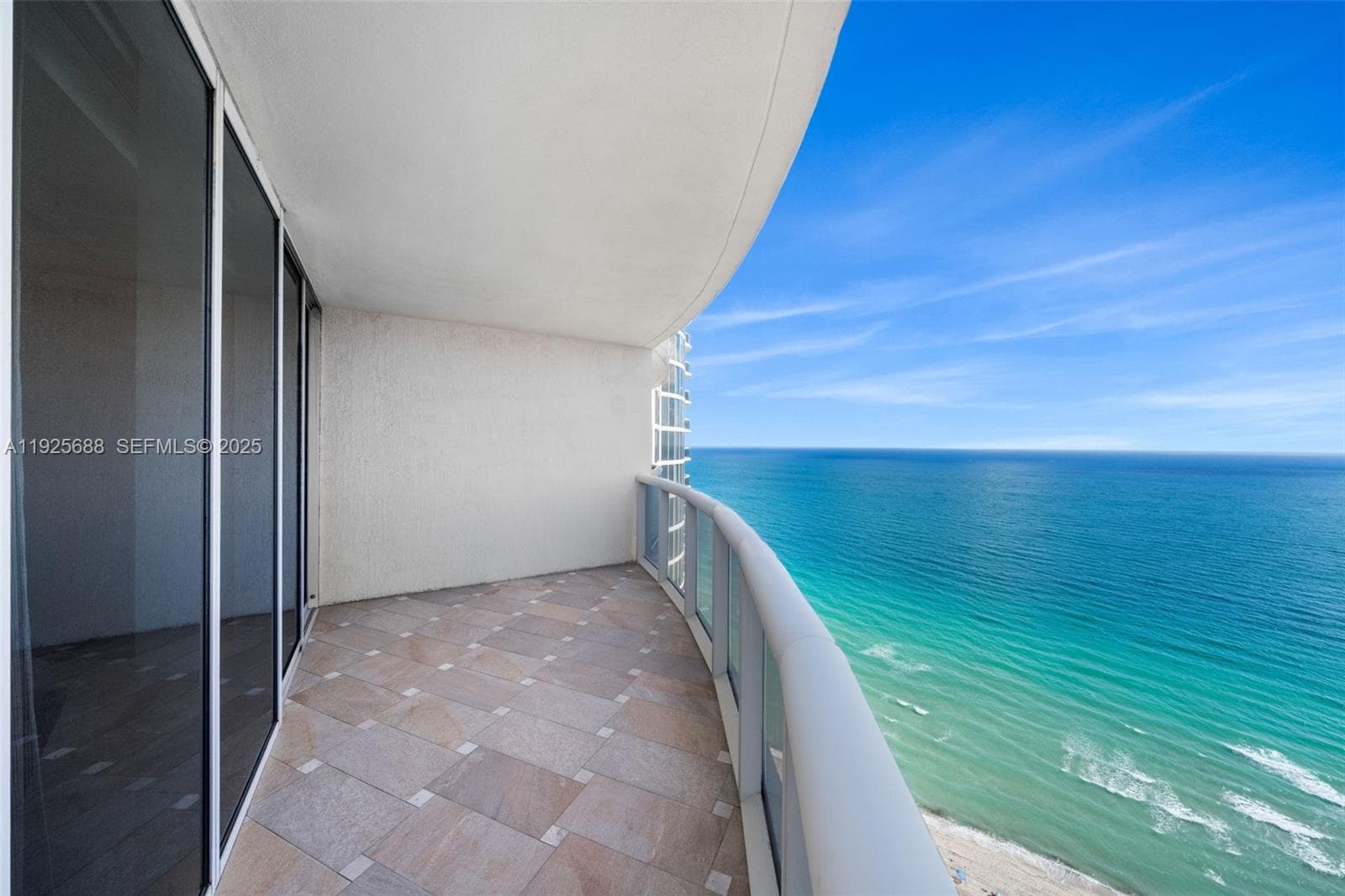 17201 Collins Ave 4