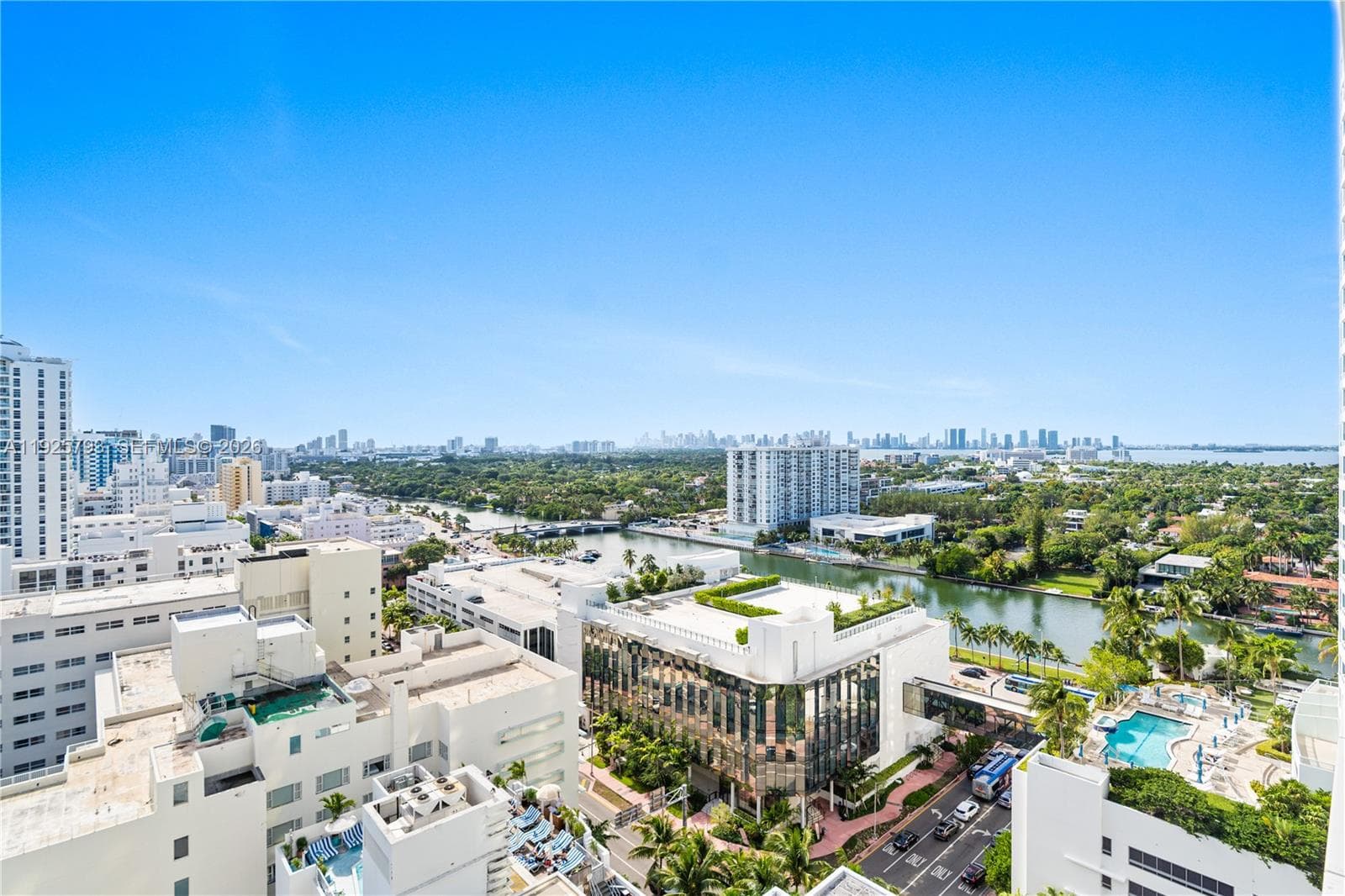 4391 Collins Ave 1814 photo 4