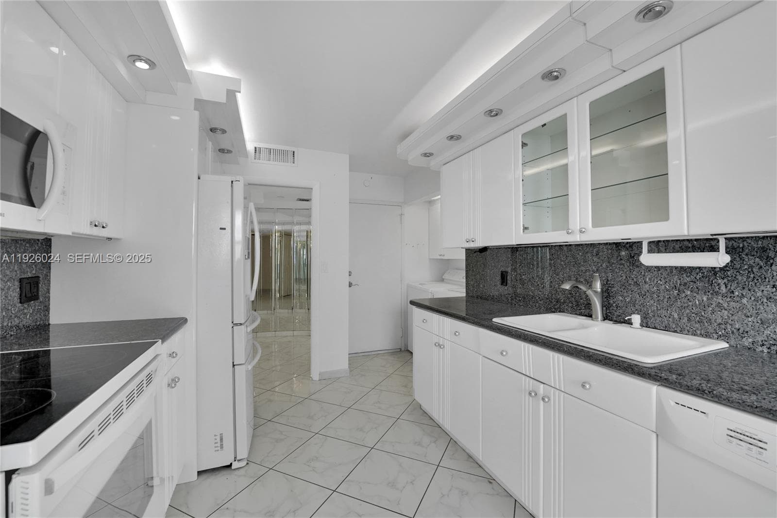 1920 Ocean Dr 16B photo 9