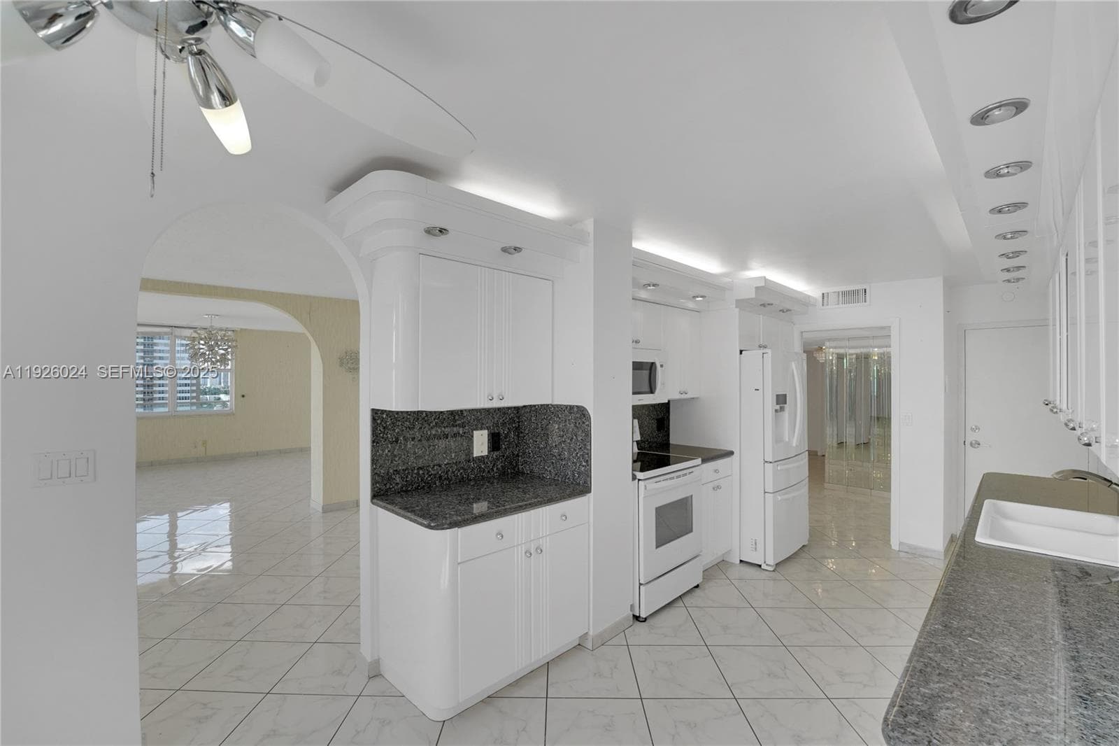 1920 Ocean Dr 16B photo 10