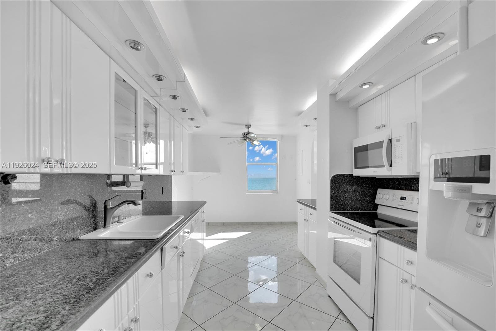 1920 Ocean Dr 16B photo 8