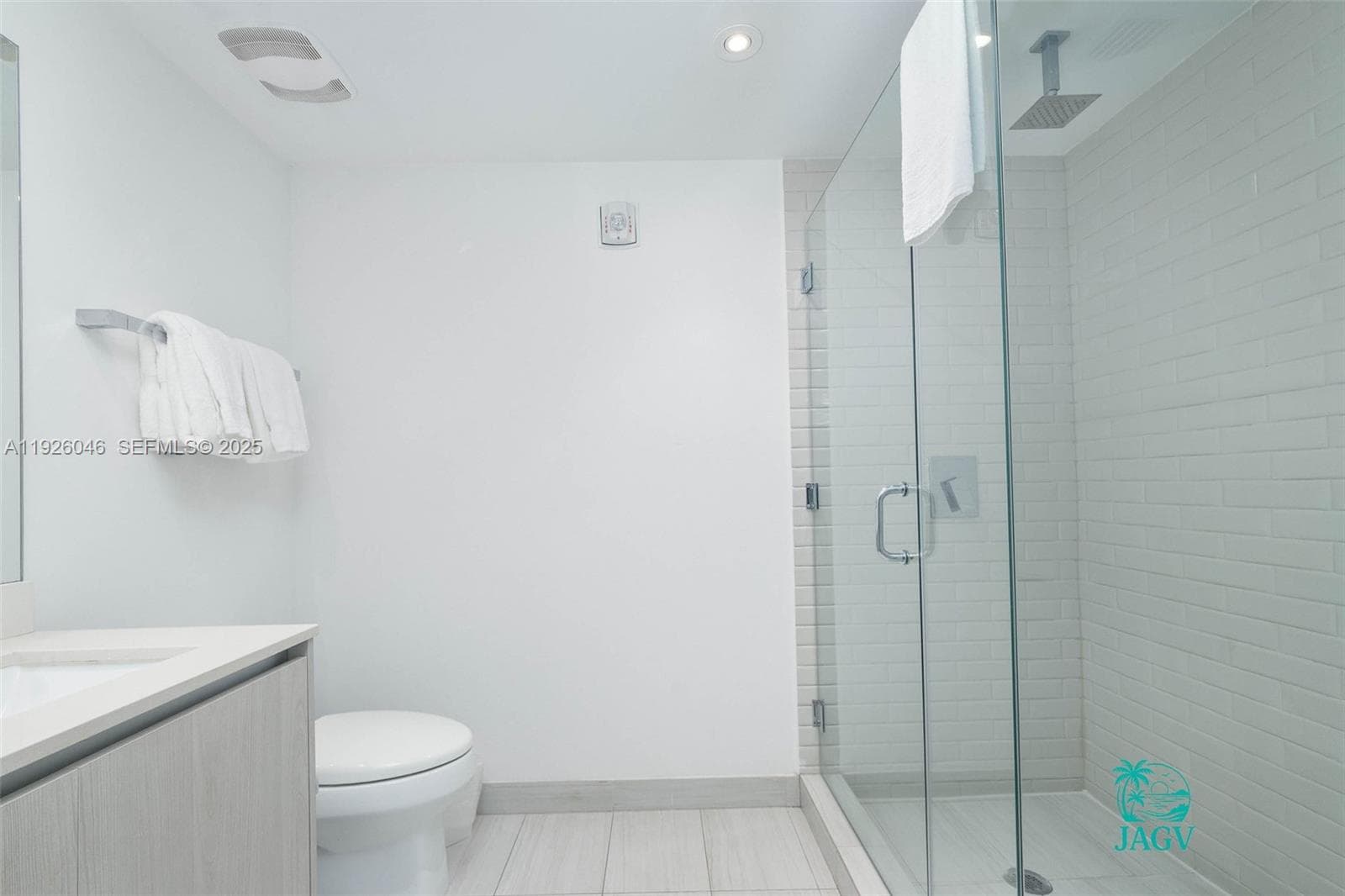 4010 Ocean Dr R3005 photo 20