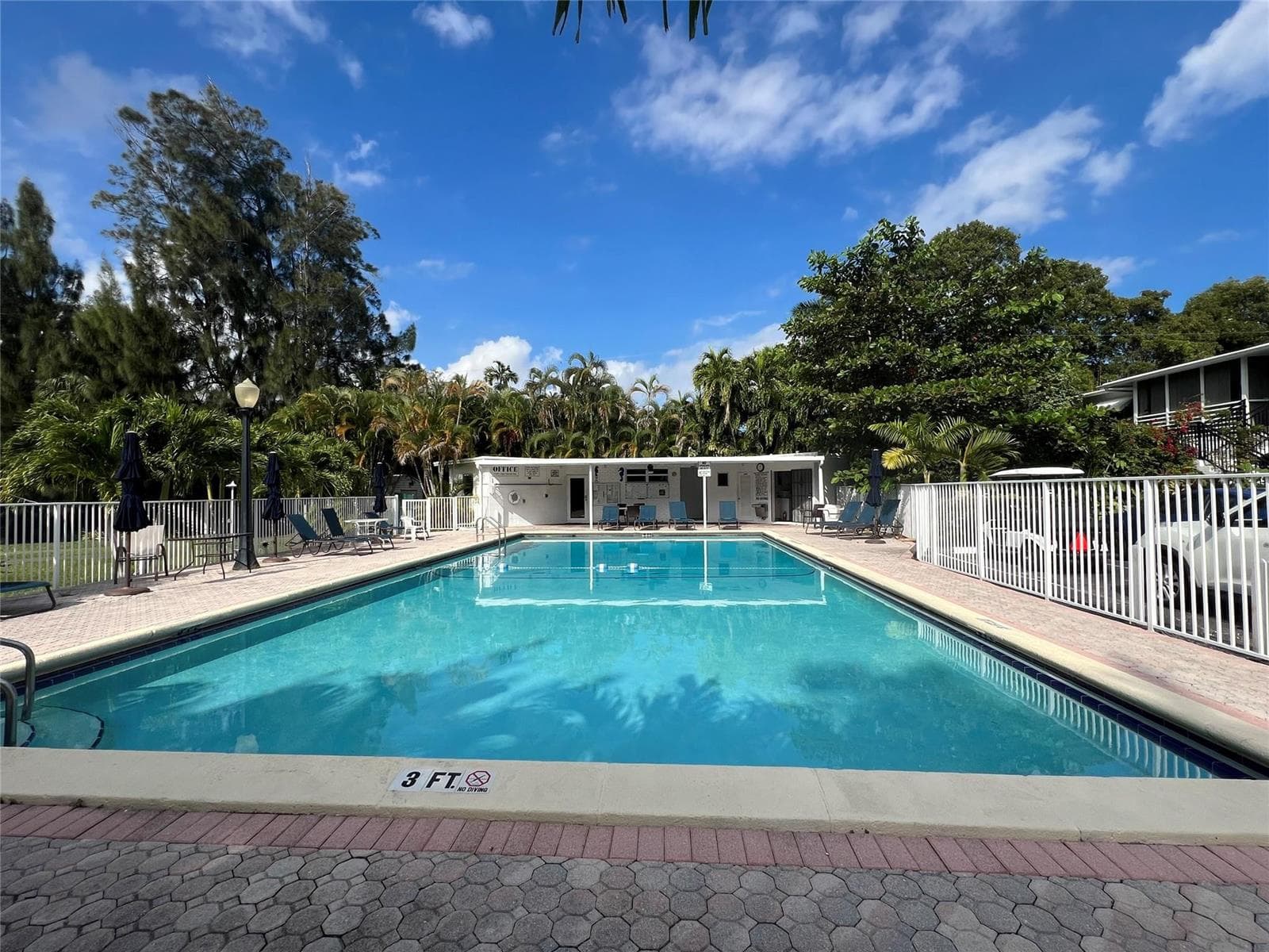 1015 SE 15th Street #6d 2