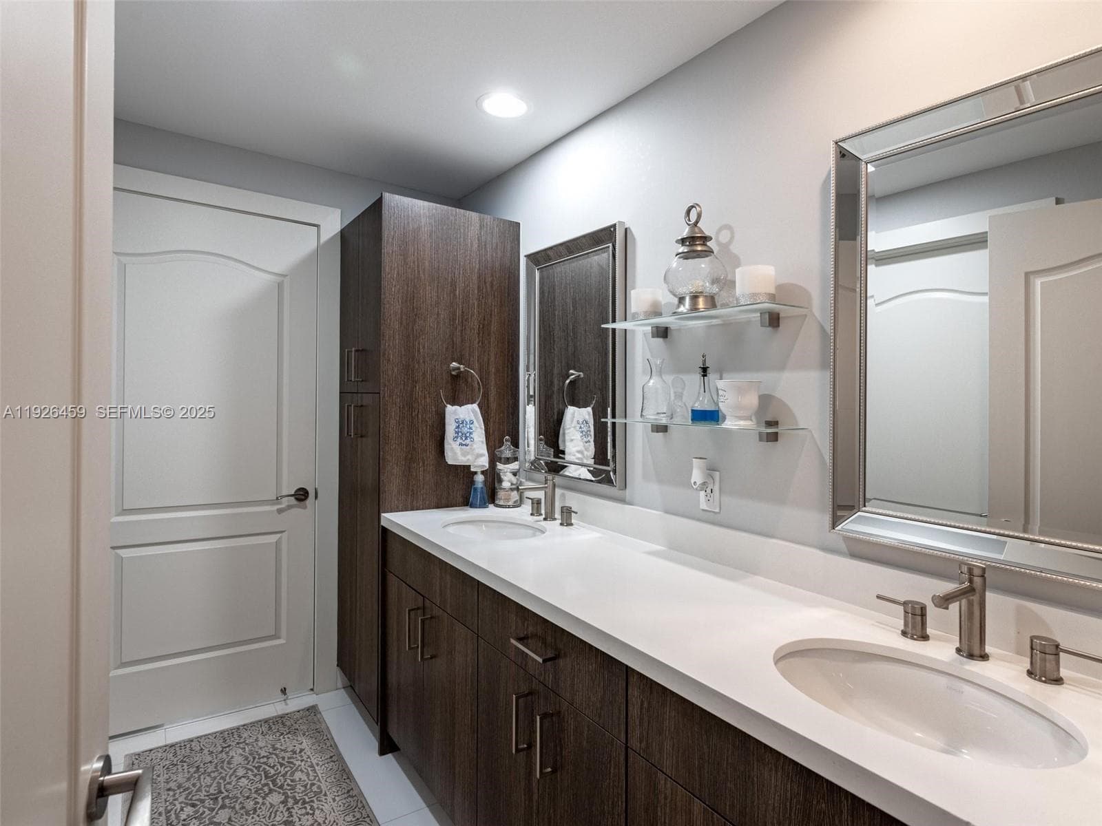 3415 Ocean Drive 605 photo 20
