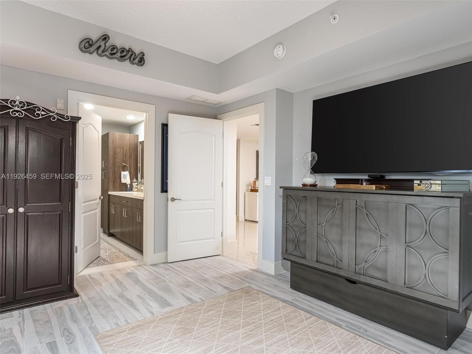 3415 Ocean Drive 605 photo 19