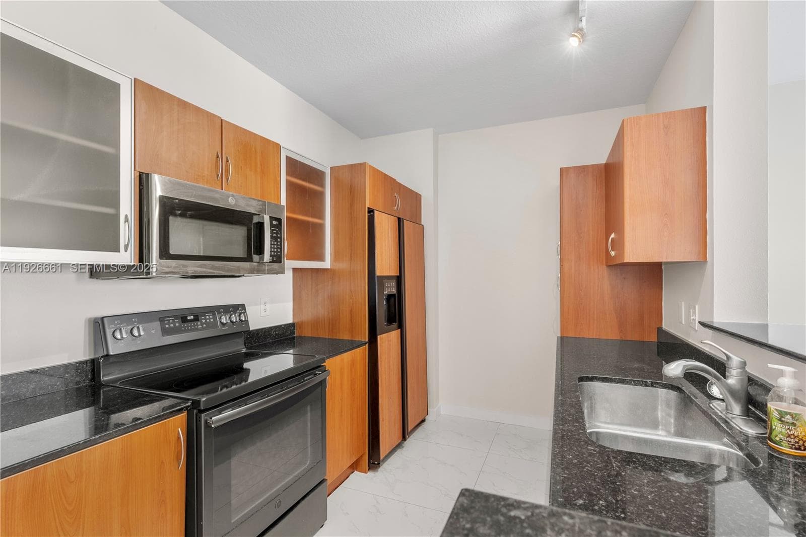 806 Windward Way 1