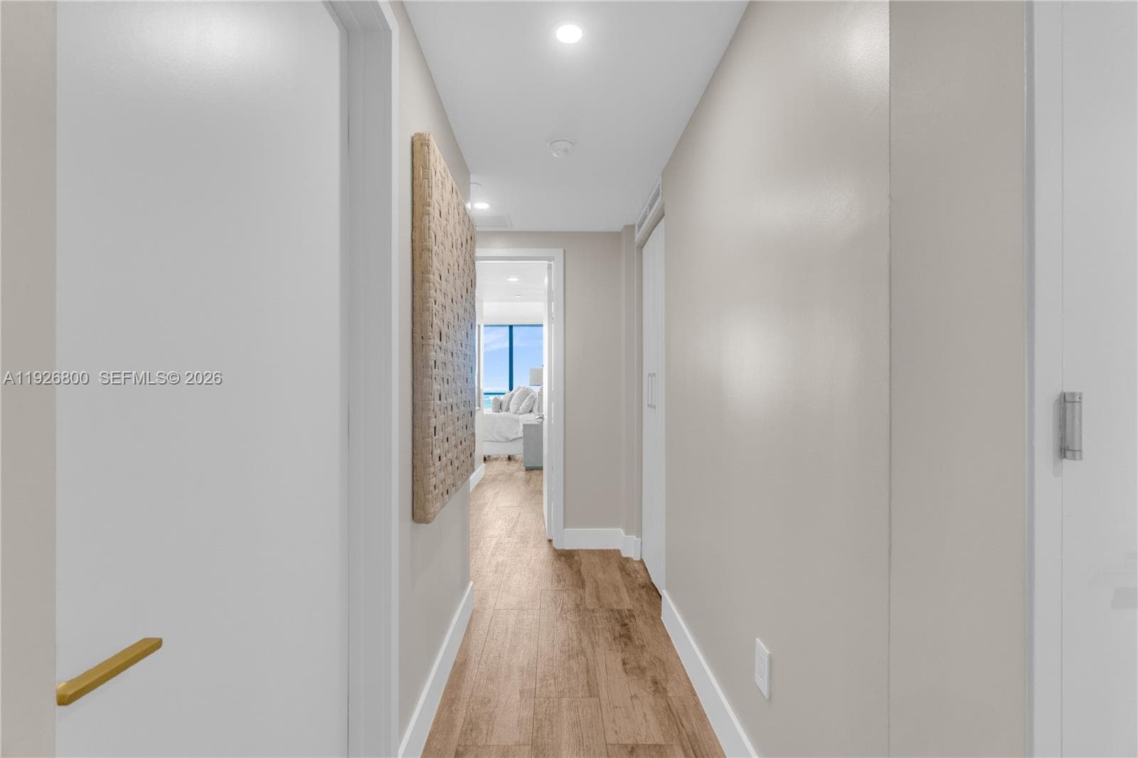 650 NE 32nd St 2901 photo 22